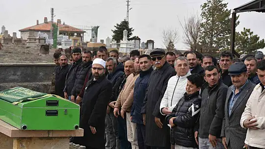 Tomarza Büyükcanlı Mahalle Muhtarı son yolculuğuna uğurlandı