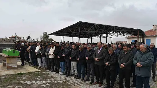 Tomarza Büyükcanlı Mahalle Muhtarı son yolculuğuna uğurlandı