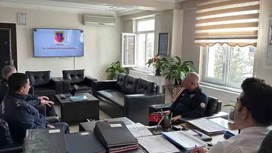 Tomarza'da '2025 yılı güvenlik ve asayiş' toplantısı yapıldı