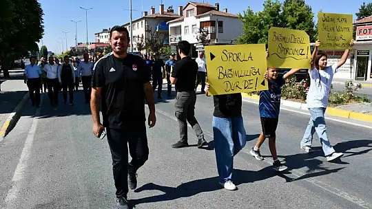 Tomarza'da 'Bağımlılıkla Mücadele Yürüyüşü' düzenlendi