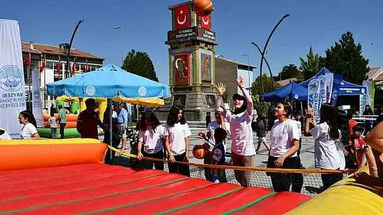 Tomarza'da 'Bağımlılıkla Mücadele Yürüyüşü' düzenlendi