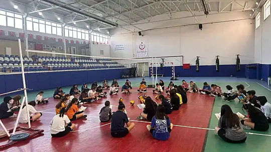 Tomarza'da 'Sporumu yapıyorum, kitabımı okuyorum' projesi