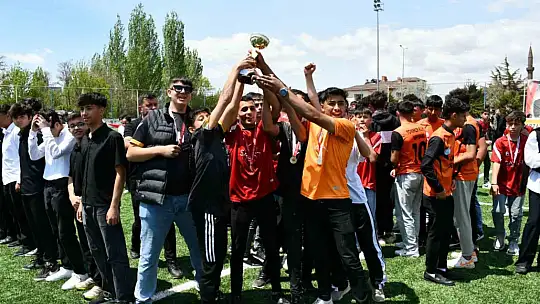 Tomarza'da 19 Mayıs coşkuyla kutlandı