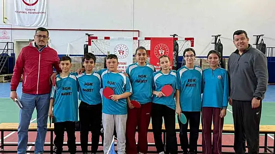 Tomarza'da 23 Nisan coşkusu masa tenisi ve dart turnuvalarıyla yaşandı