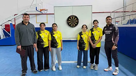 Tomarza'da 23 Nisan coşkusu masa tenisi ve dart turnuvalarıyla yaşandı