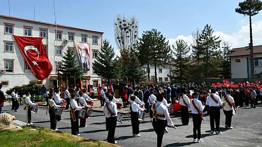 Tomarza'da 23 Nisan coşkusu