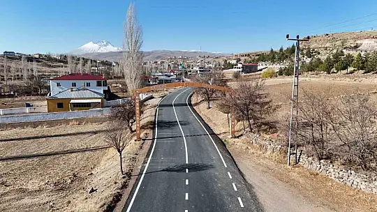 Tomarza'da 3 mahallenin ana yollarının sıcak asfaltı tamamlandı