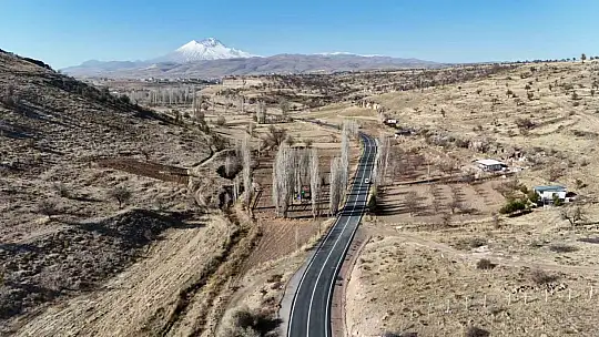 Tomarza'da 3 mahallenin ana yollarının sıcak asfaltı tamamlandı