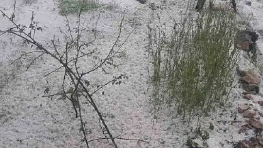 Tomarza'da dolu etkili oldu