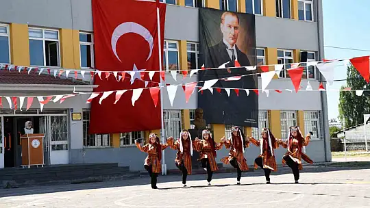 Tomarza'da İlköğretim Haftası coşkusu