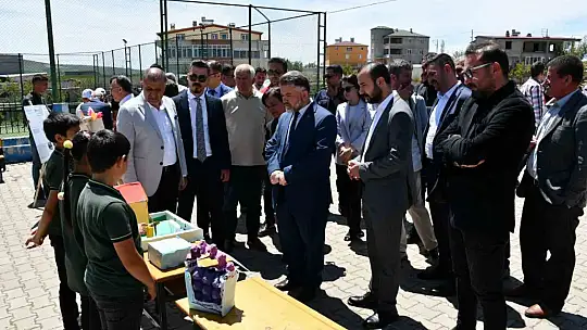 Tomarza'da öğrenciler, Bilim Fuarı'nda hünerlerini sergiledi