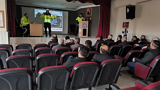 Tomarza'da servis şoförlerine güvenlik ve trafik eğitimi verildi
