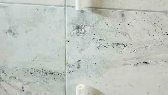 Tomarza'da tuvaletlere zarar verdiler