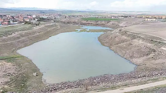 Tomarza'da yağışlar barajları doldurdu, çiftçinin yüzü güldü