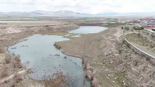 Tomarza'da yağışlar barajları doldurdu, çiftçinin yüzü güldü