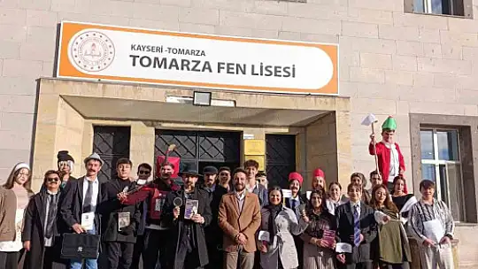 Tomarza Fen Lisesi'nde 'Dünya roman Kahramanları Günü' etkinliği