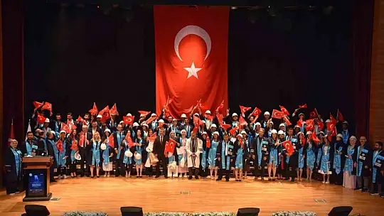 Tomarza Mustafa Akıncıoğlu MYO'da şed bağlama coşkusu