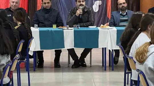 Tomarza protokolü öğrencilerle iftarda buluştu