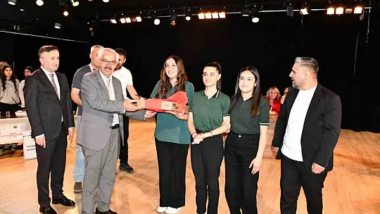 Tomarza Şehit Nazmi Kapucu Anadolu Lisesi il birincisi oldu