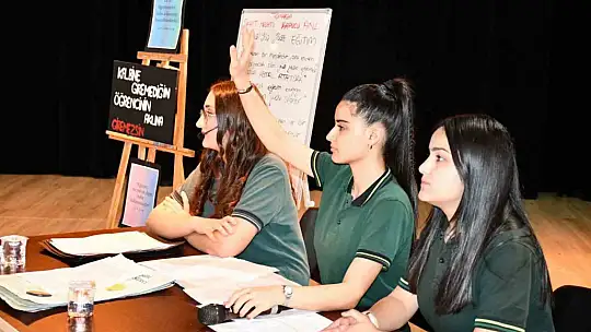Tomarza Şehit Nazmi Kapucu Anadolu Lisesi il birincisi oldu