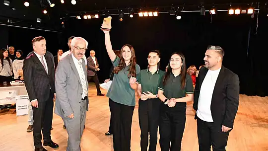 Tomarza Şehit Nazmi Kapucu Anadolu Lisesi il birincisi oldu