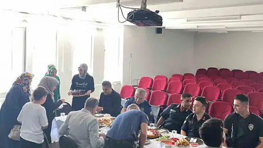 Tomarzalı şehidin ailesi isminin verildiği okulda ağırlandı
