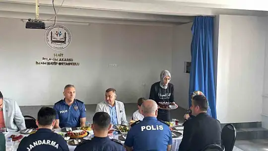 Tomarzalı şehidin ailesi isminin verildiği okulda ağırlandı
