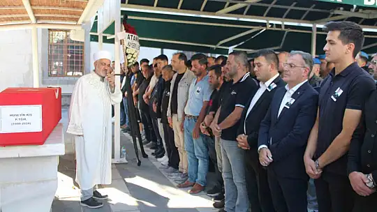 Trafik kazasında hayatını kaybeden teğmen toprağa verildi