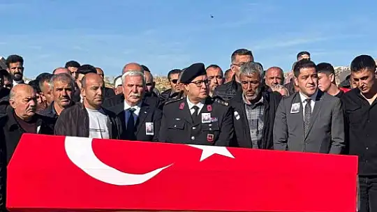 Trafik kazasında hayatını kaybeden uzman çavuş son yolculuğuna uğurlandı