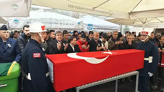 Trafik kazasında hayatını kaybeden Kıbrıs Gazisi toprağa verildi