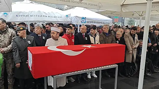 Trafik kazasında hayatını kaybeden Kıbrıs Gazisi toprağa verildi