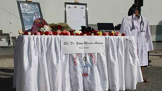 Trafik kazasında hayatını kaybeden Yaren, okuduğu fakültede anıldı