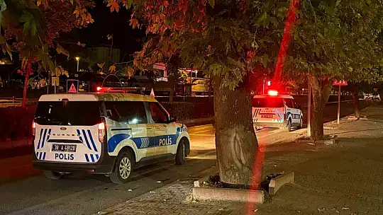 Trafikte 'yan bakma' kavgasında kan aktı: 1 yaralı
