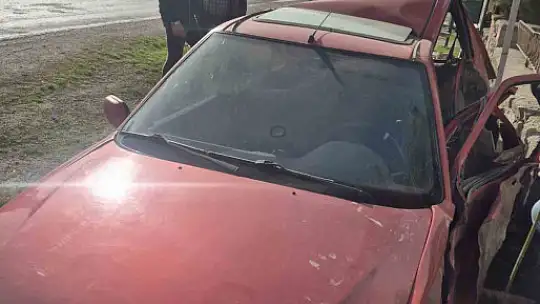 Traktörle otomobilin çarpıştığı kaza kamerada: 2 yaralı