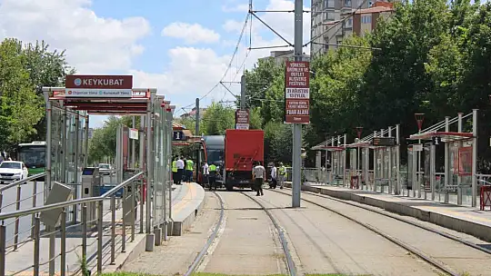 Tramvayın çarptığı kadın genç kadın ağır yaralandı