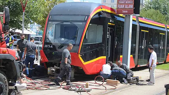 Tramvayın çarptığı kadın genç kadın ağır yaralandı