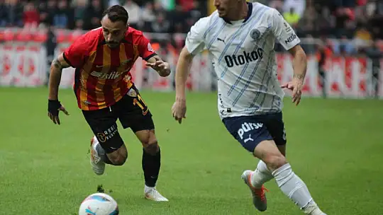 Trendyol Süper Lig: Kayserispor: 1 - Fenerbahçe: 3 (İlk yarı)