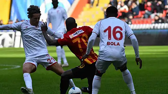 Trendyol Süper Lig: Kayserispor: 0 - Samsunspor: 1 (Maç devam ediyor)