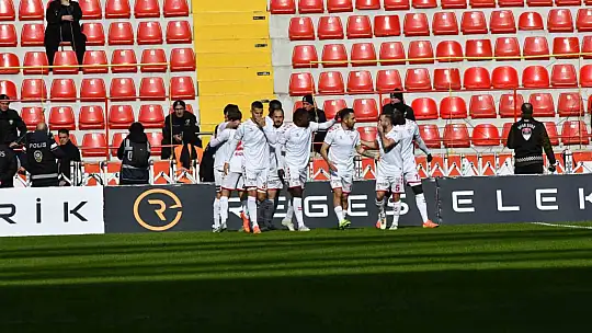 Trendyol Süper Lig: Kayserispor: 0 - Samsunspor: 1 (Maç devam ediyor)