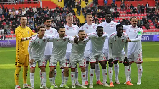 Trendyol Süper Lig: Kayserispor: 0 - Samsunspor: 1 (Maç devam ediyor)