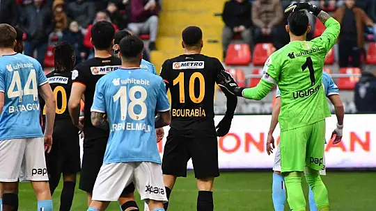Trendyol Süper Lig: Kayserispor: 0 - Trabzonspor: 0 (İlk yarı)