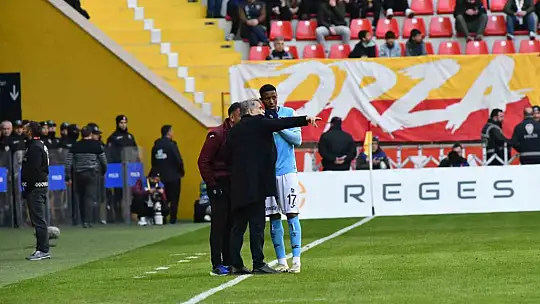 Trendyol Süper Lig: Kayserispor: 0 - Trabzonspor: 0 (İlk yarı)