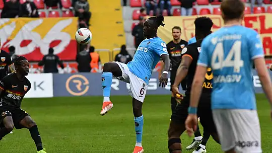 Trendyol Süper Lig: Kayserispor: 0 - Trabzonspor: 0 (İlk yarı)