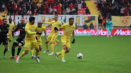 Trendyol Süper Lig: Kayserispor: 2 - Konyaspor: 1 (İlk yarı)
