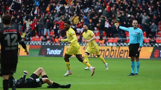 Trendyol Süper Lig: Kayserispor: 2 - Konyaspor: 1 (İlk yarı)