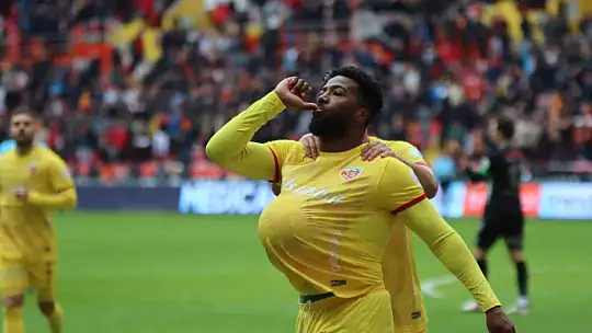 Trendyol Süper Lig: Kayserispor: 2 - Konyaspor: 1 (İlk yarı)