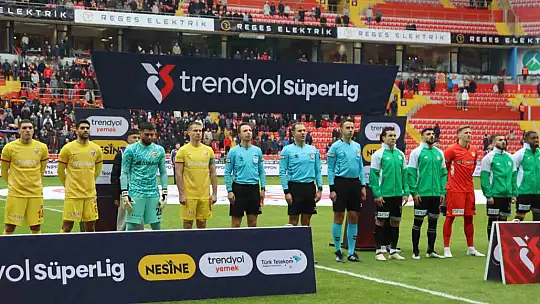 Trendyol Süper Lig: Kayserispor: 2 - Konyaspor: 1 (İlk yarı)