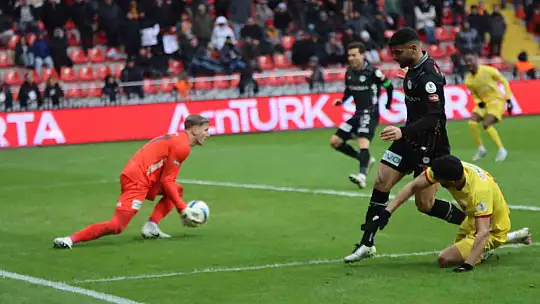 Trendyol Süper Lig: Kayserispor: 3 - Konyaspor: 2 (Maç sonucu)