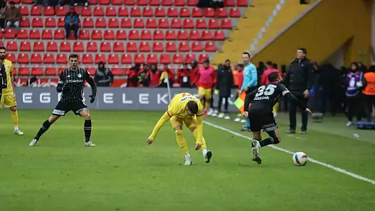 Trendyol Süper Lig: Kayserispor: 3 - Konyaspor: 2 (Maç sonucu)