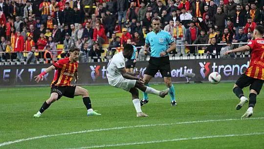Trendyol Süper Lig: Kayserispor: 0 - Çaykur Rizespor: 0 (Maç devam ediyor)